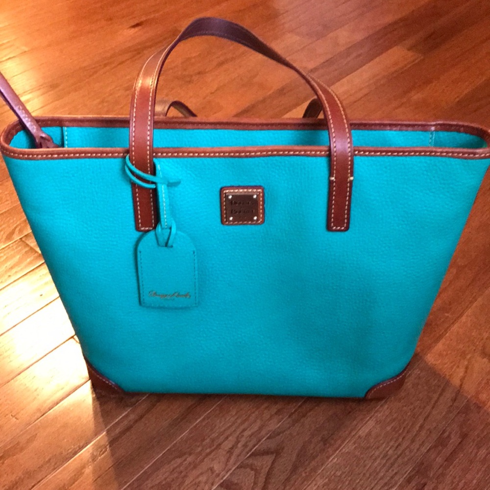 SALE❗️Dooney & Bourke Tote